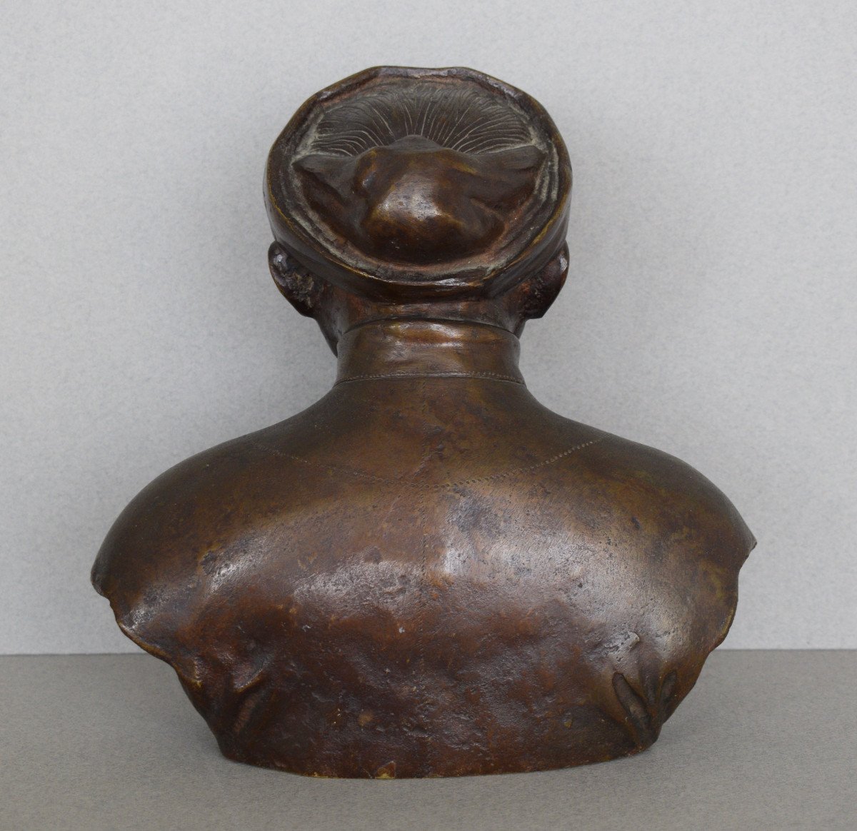 Indochinese Bronze Bust Representing An Old Man-photo-3