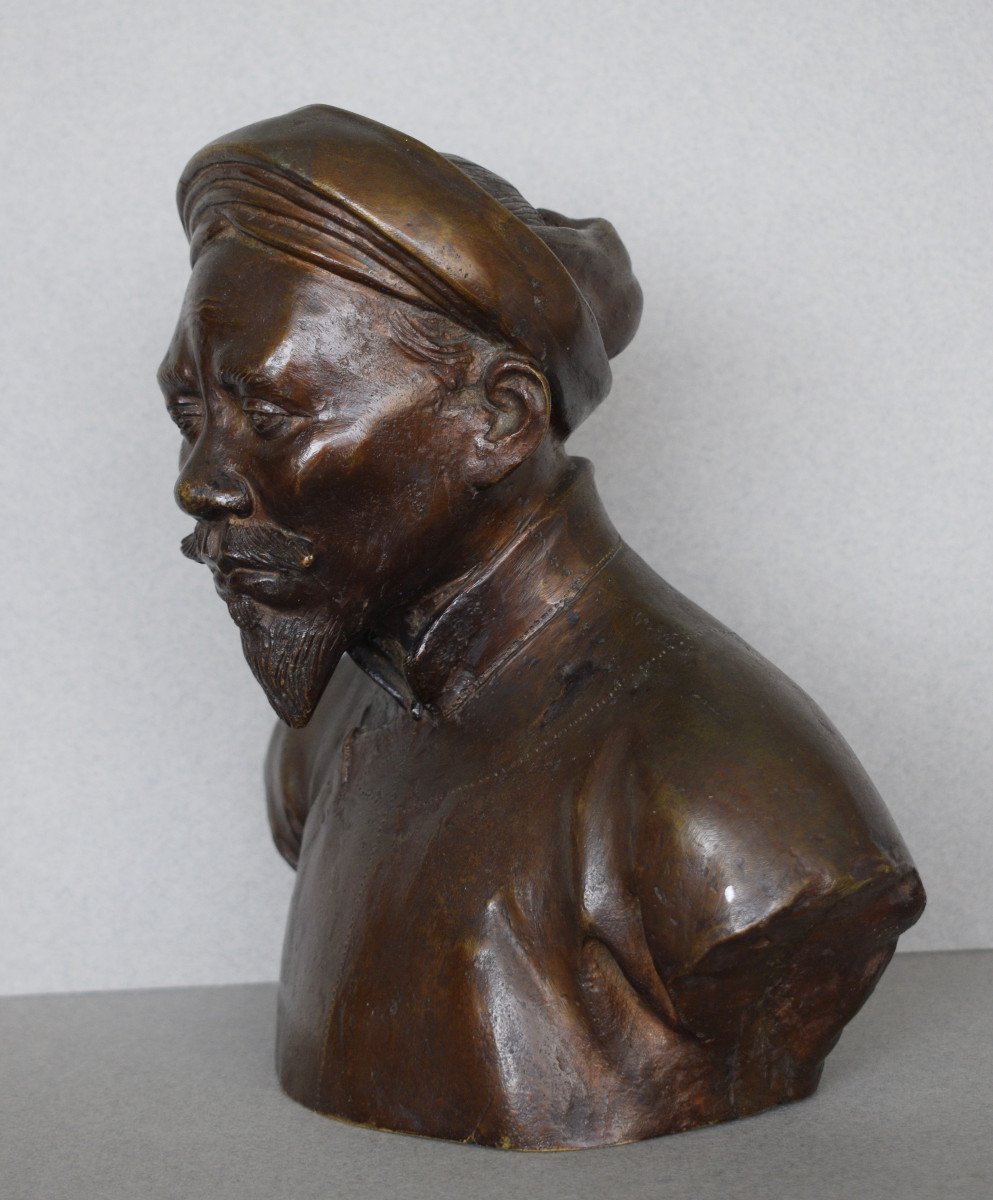 Indochinese Bronze Bust Representing An Old Man-photo-1