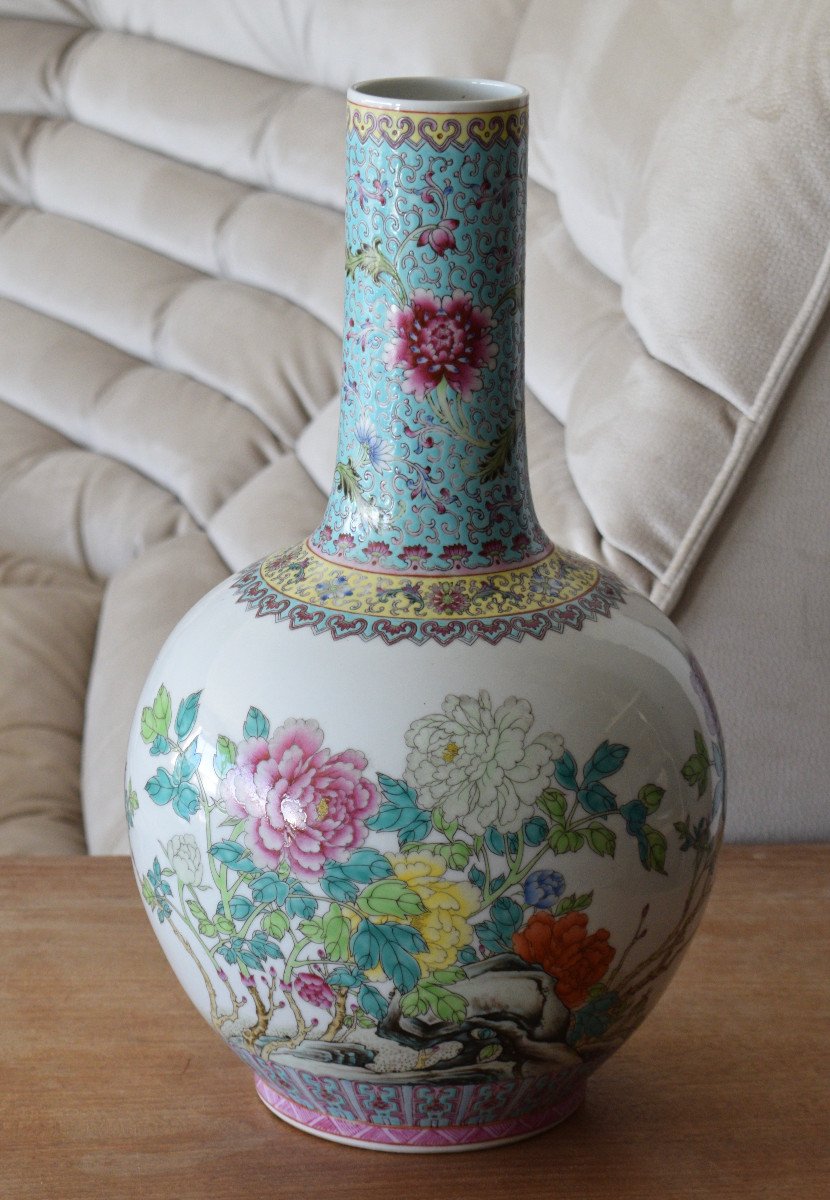 Chine Vase Tianqiuping En Porcelaine Aux Emaux De La Famille Rose-photo-1