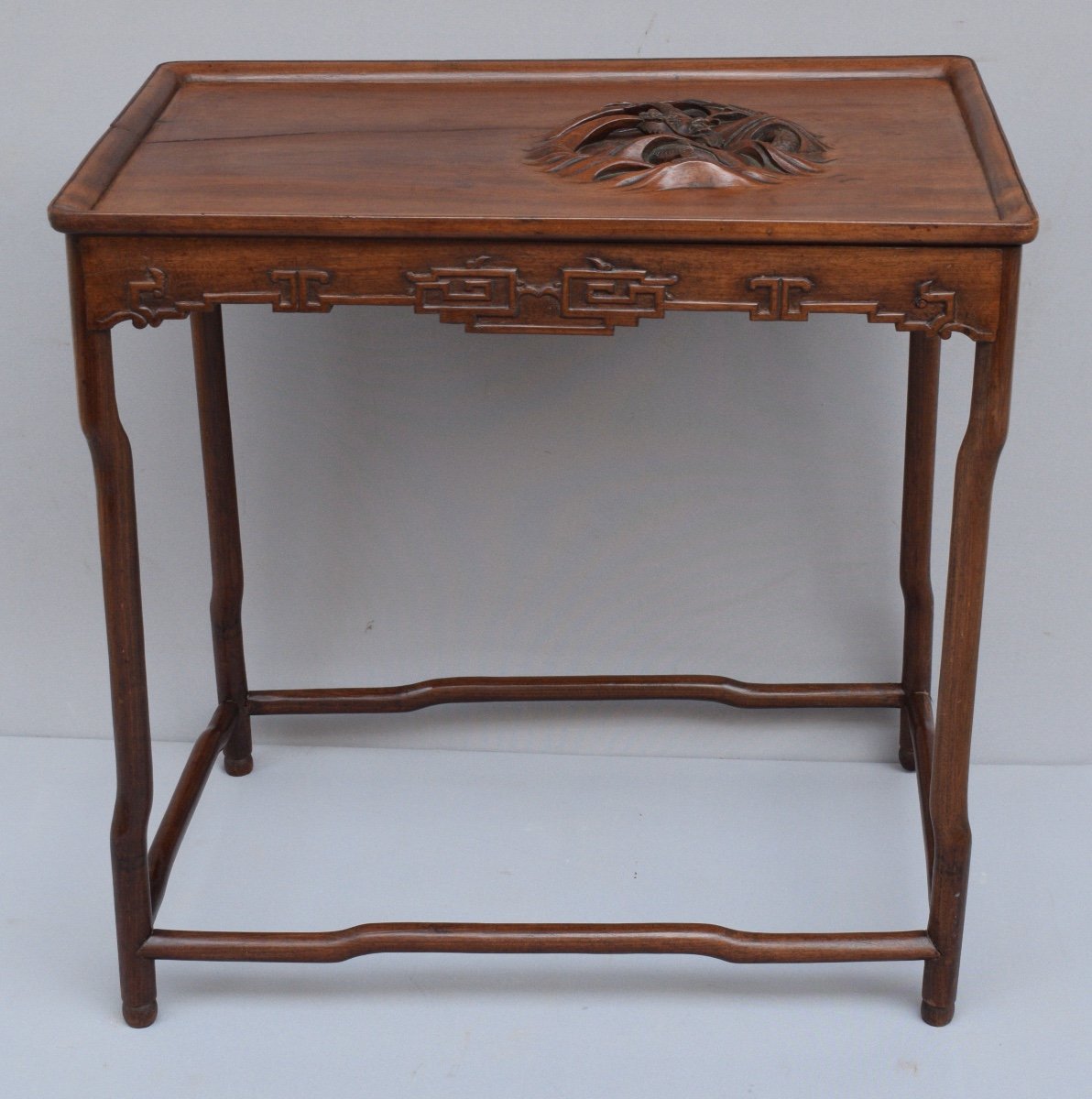 Table Chinoise En Bois Exotique