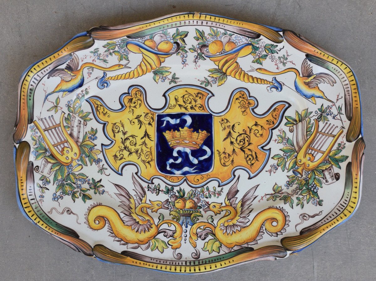 Plat En Faience De Saint Clement