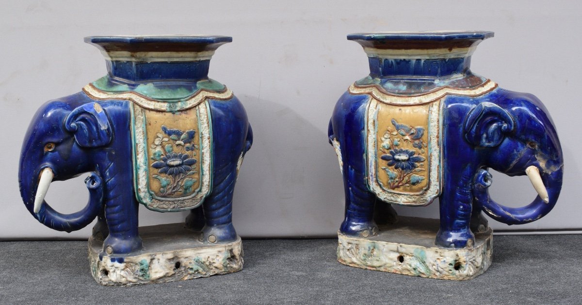 Paire d'éléphants En Céramique Polychrome De Bien Hoa Dit "cay Mai"