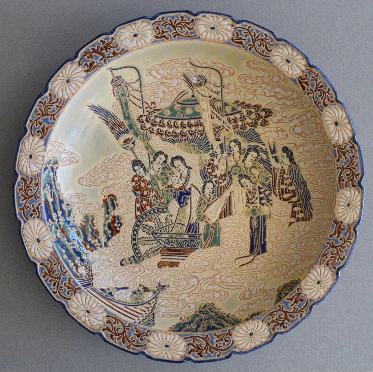 Important Ceramic Dish From The Bien Hoa School