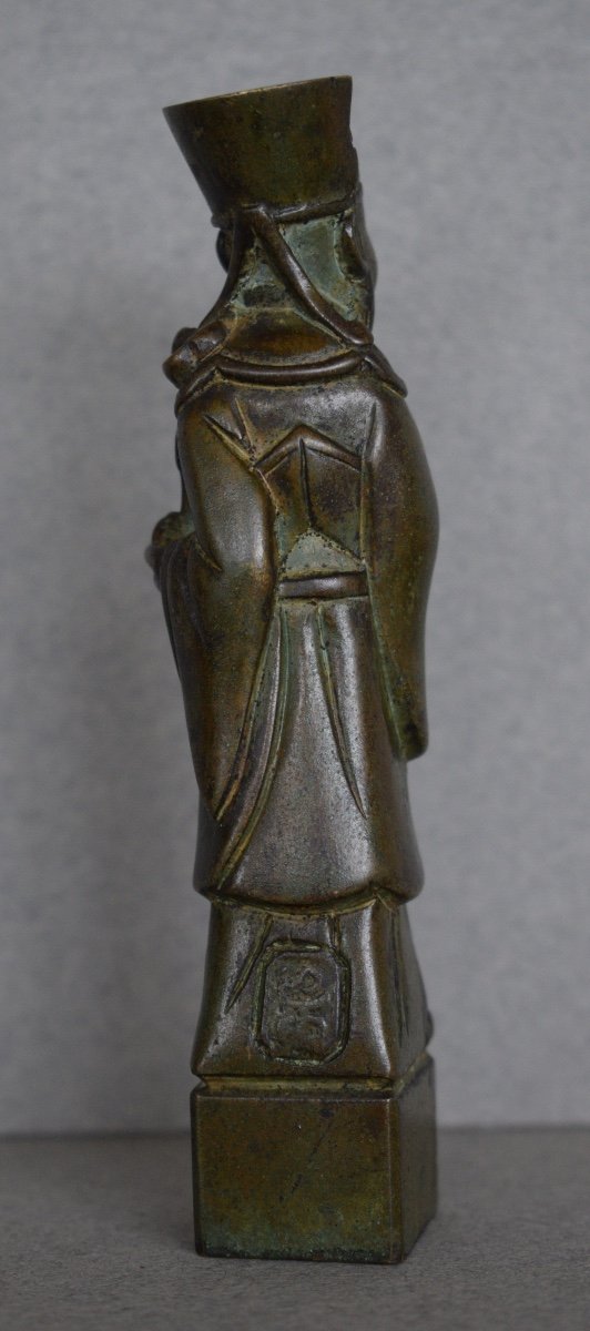 Chine Figurine En Bronze A Patine Brune Représentant Un Dignitaire-photo-1