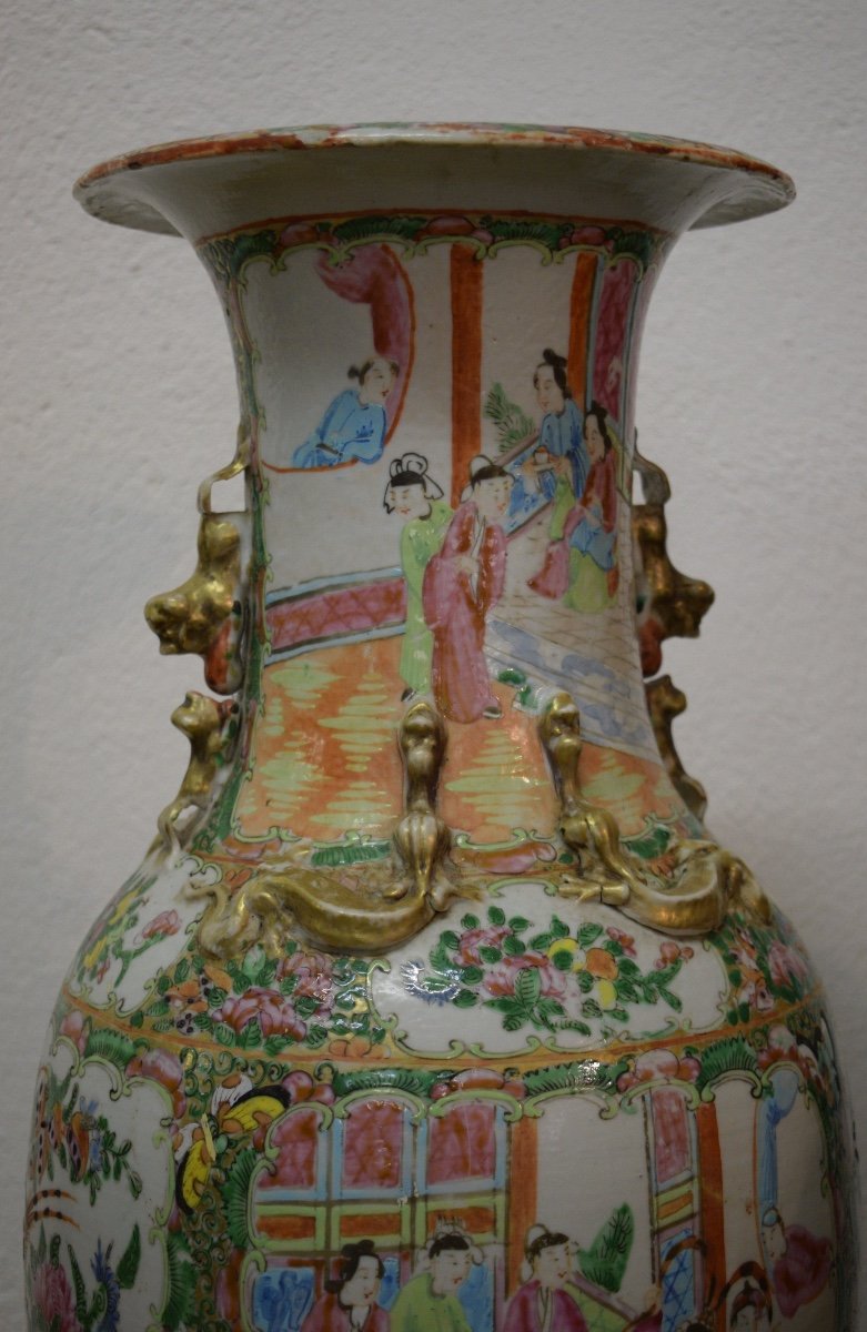 Grand Vase En Porcelaine Polychrome De Canton Aux émaux De La Famille Rose-photo-3