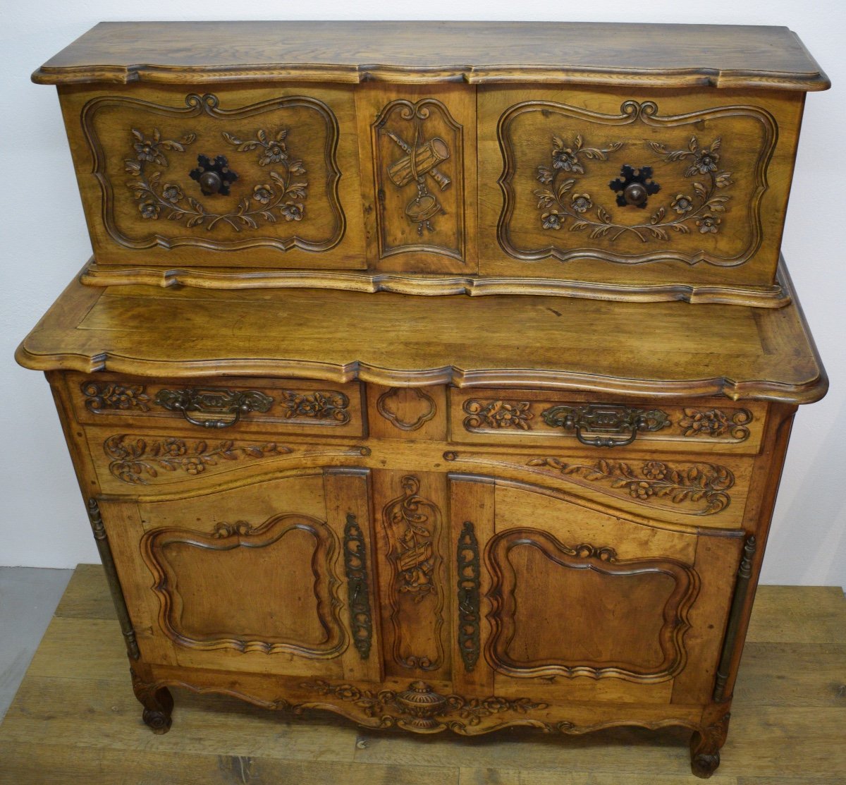 Louis XV Style Provencal Sliding Buffet In Walnut-photo-4