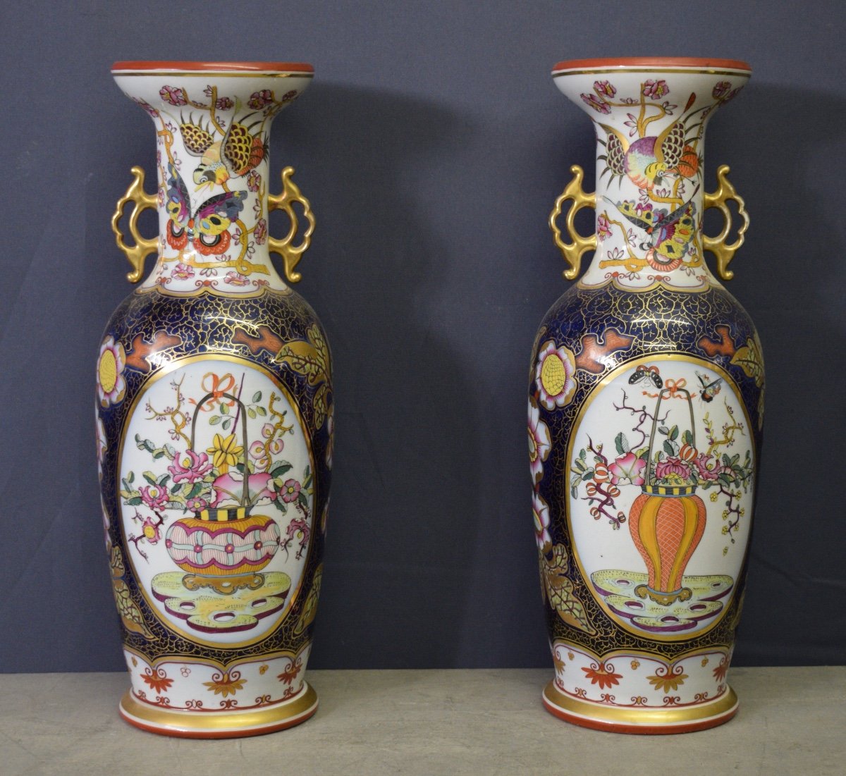 Bayeux Paire De Vases En Porcelaine Polychrome Décor Dit "aux Chinois"-photo-3