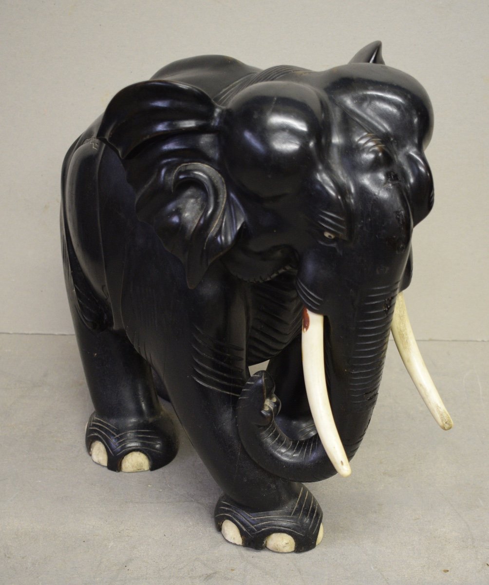 Sculpture Représentant Un éléphant En ébène 19 Eme Siècle