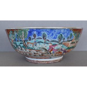 Large Porcelain Bowl From The Compagnie Des Indes Decor With Mandarins China XVIII Eme Century