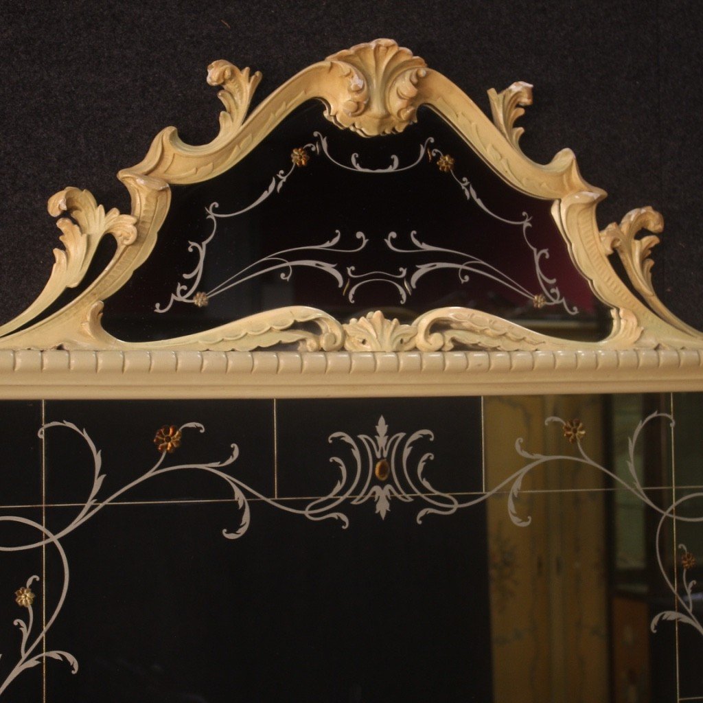 Italian Lacquered Mirror With Floral Decorations From 20th Century-photo-3