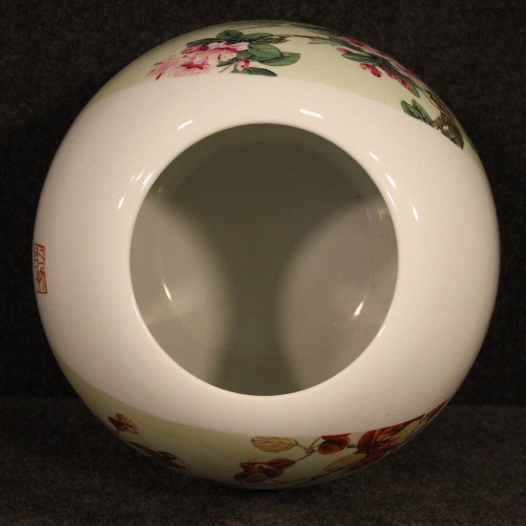 Chinese Painted Ceramic Vase With Floral Decorations-photo-8