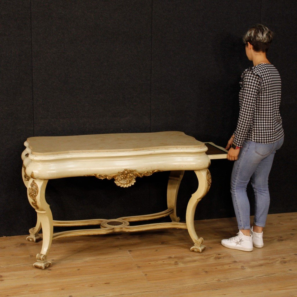 Table En Bois Laqué Et Doré Avec Dessus En Marbre-photo-3