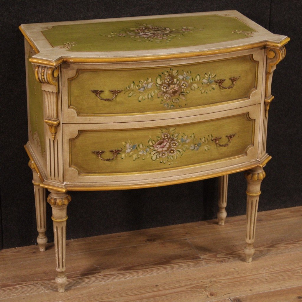 Tuscan Lacquered And Painted Dresser From The 20th Century