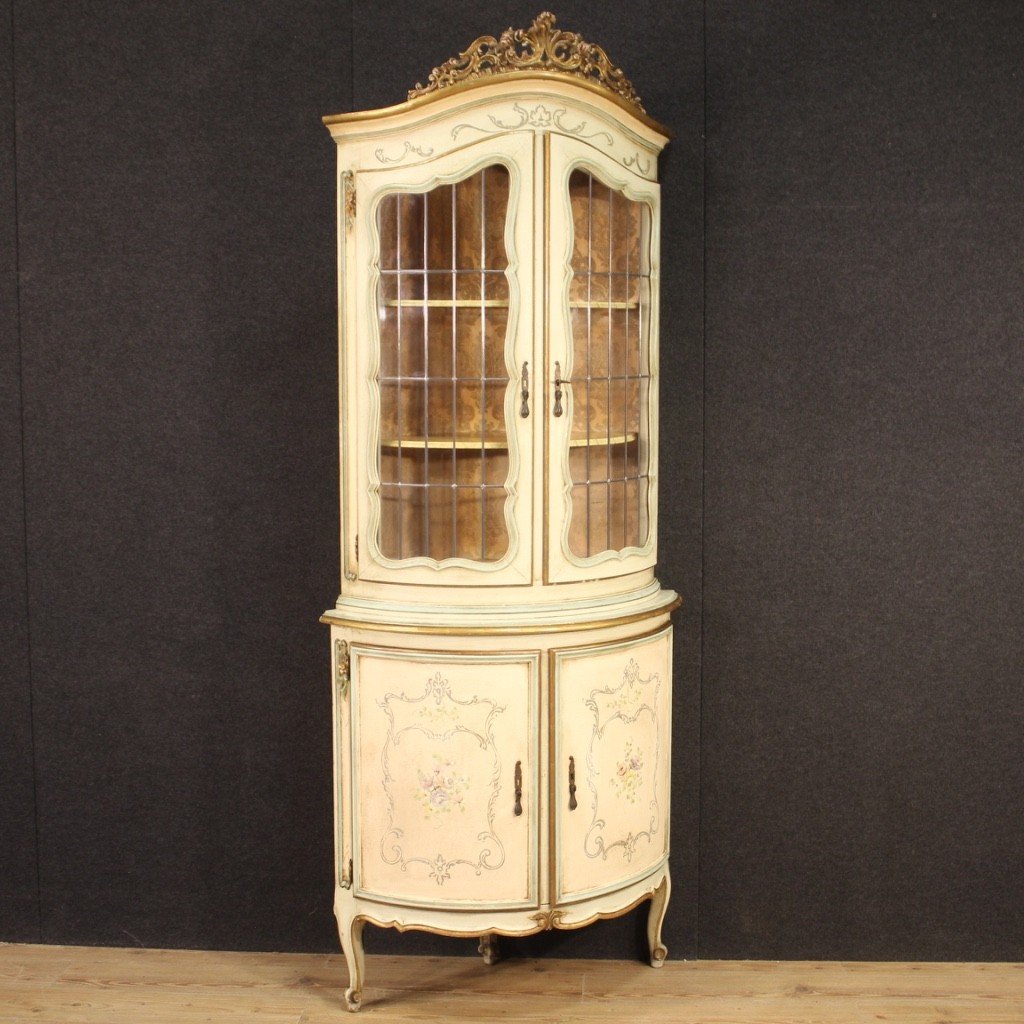 Lacquered, Gilded And Painted Venetian Corner Cabinet-photo-1