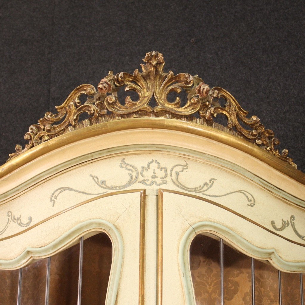 Lacquered, Gilded And Painted Venetian Corner Cabinet-photo-3