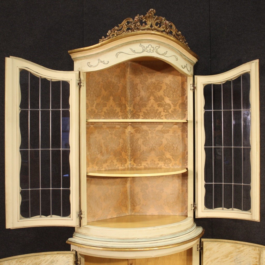 Lacquered, Gilded And Painted Venetian Corner Cabinet-photo-7