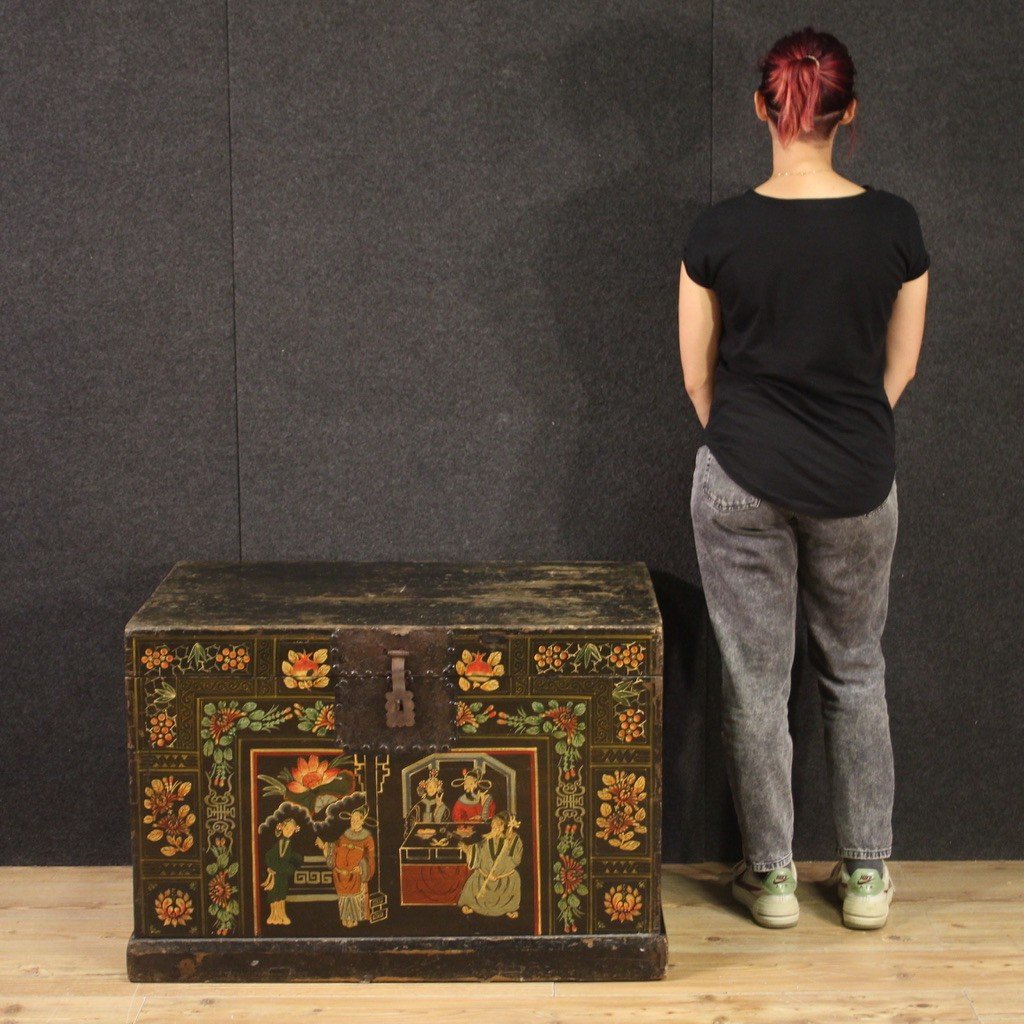 Small Chinese Chest From The 20th Century-photo-2