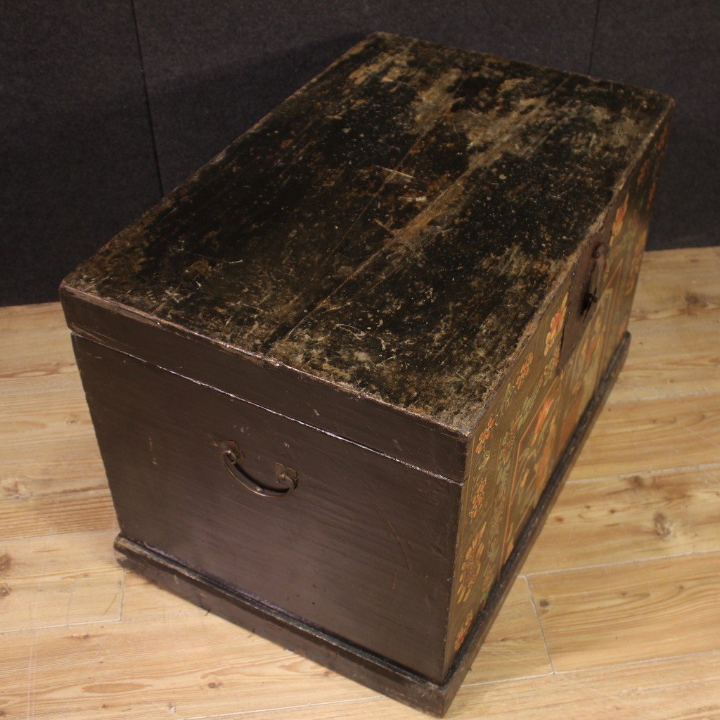 Small Chinese Chest From The 20th Century-photo-4