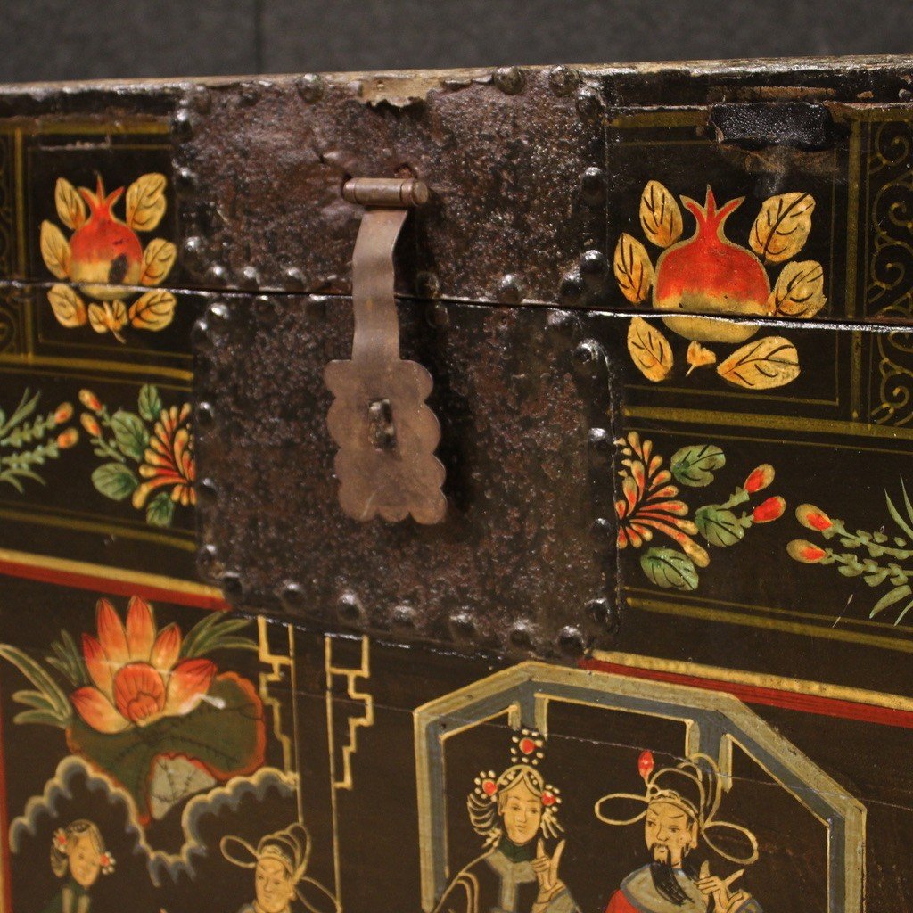 Small Chinese Chest From The 20th Century-photo-4