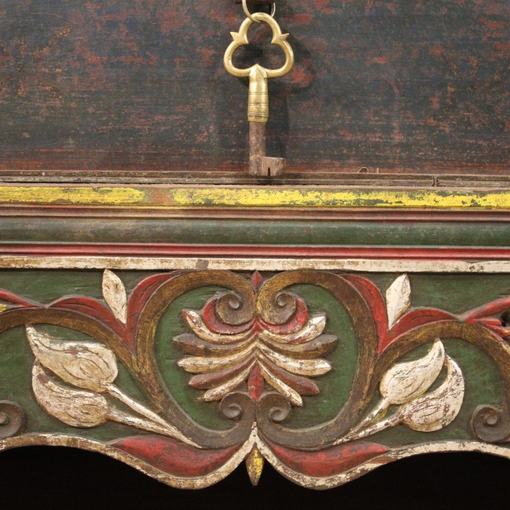 Indian Chest In Painted Wood From The 20th Century-photo-4