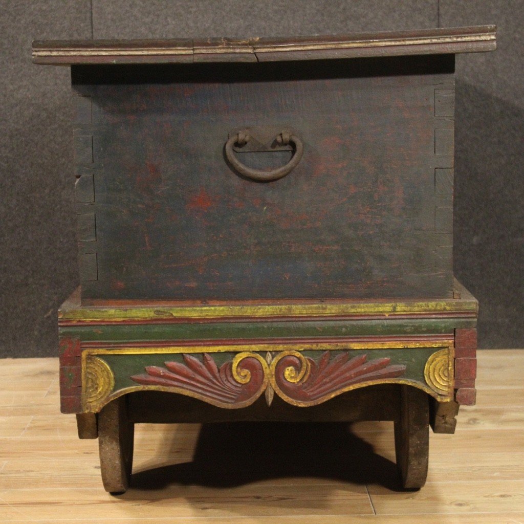 Indian Chest In Painted Wood From The 20th Century-photo-6