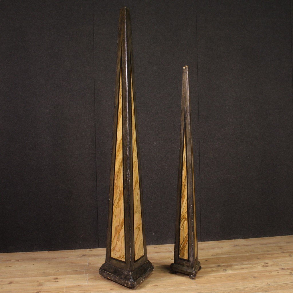 Great Painted Wooden Obelisks From The 20th Century-photo-1