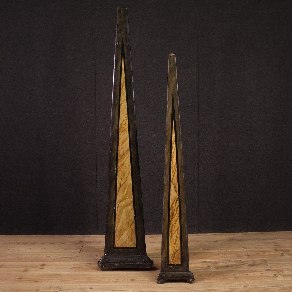 Great Painted Wooden Obelisks From The 20th Century-photo-4