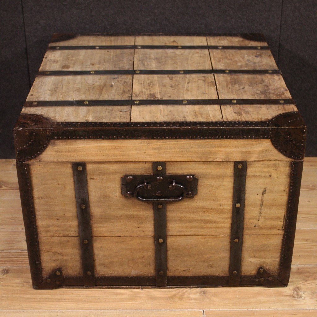 Large Wooden Trunk From The 20th Century-photo-4