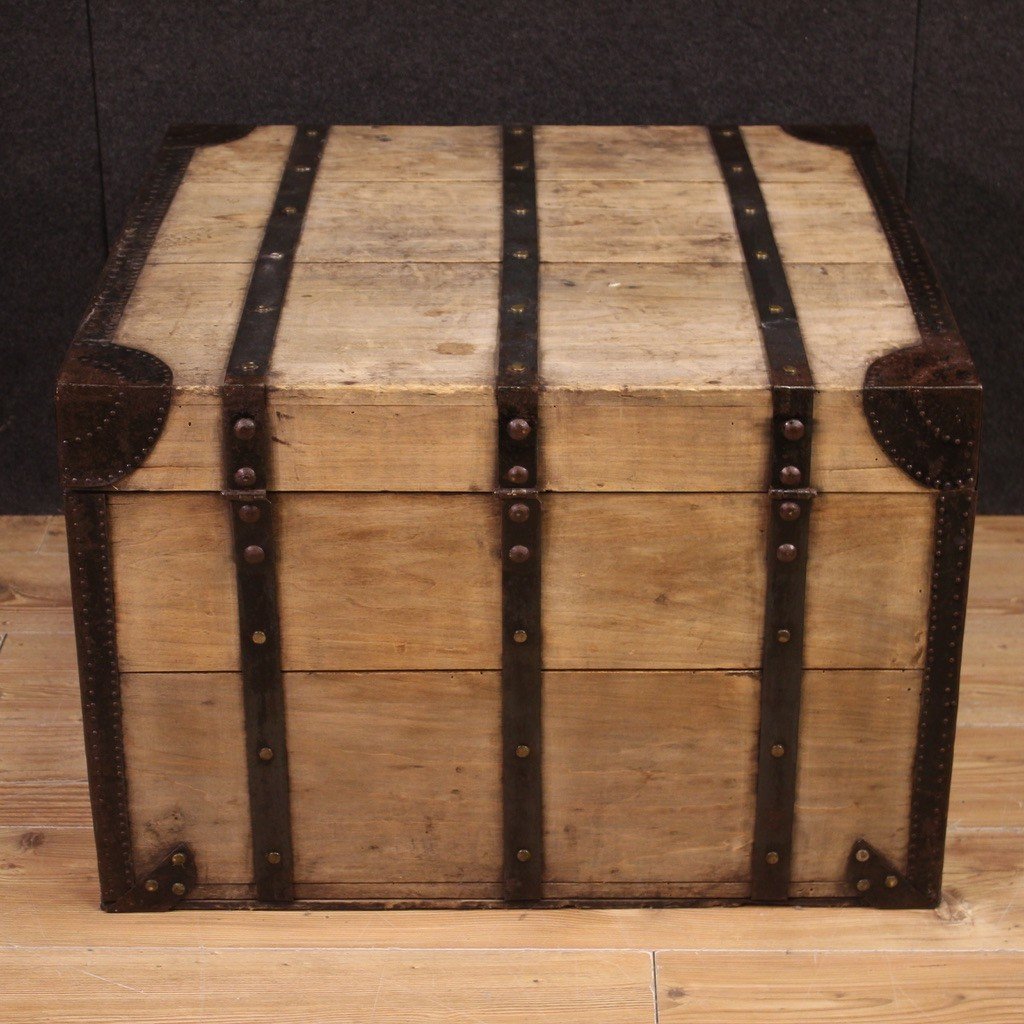 Large Wooden Trunk From The 20th Century-photo-1