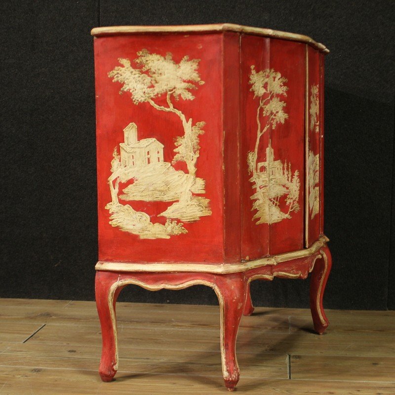 Venetian Lacquered And Painted Sideboard From The 20th Century-photo-1