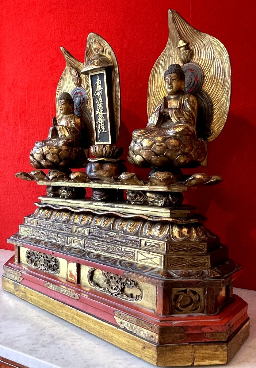 Hommage de Bouddha au "Sutra du Lotus", Grande Sculpture en bois laqué et doré, Japon 18e-photo-2