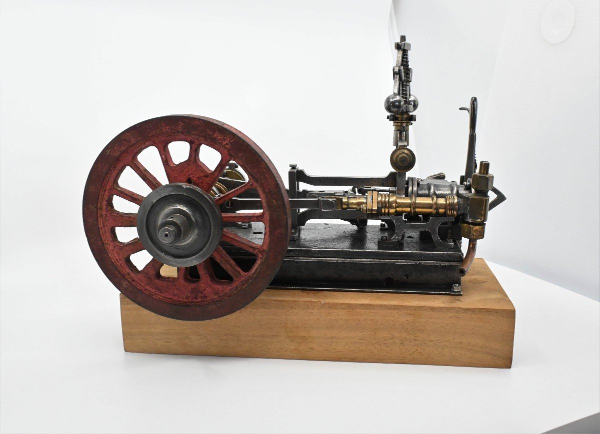 Maquette de Machine à Vapeur 1900, objet de curiosité-photo-3