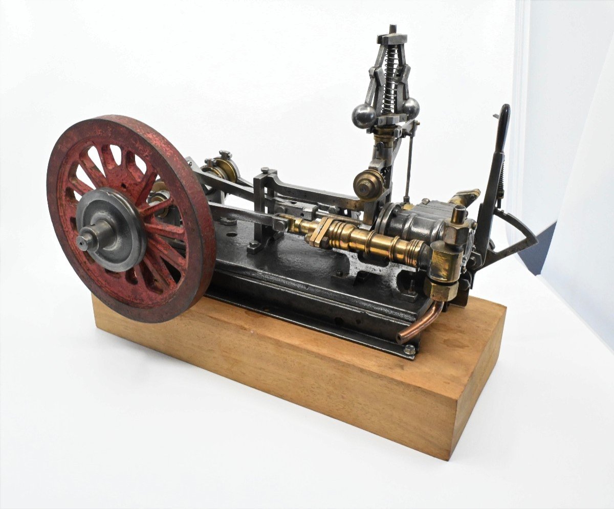 Maquette de Machine à Vapeur 1900, objet de curiosité