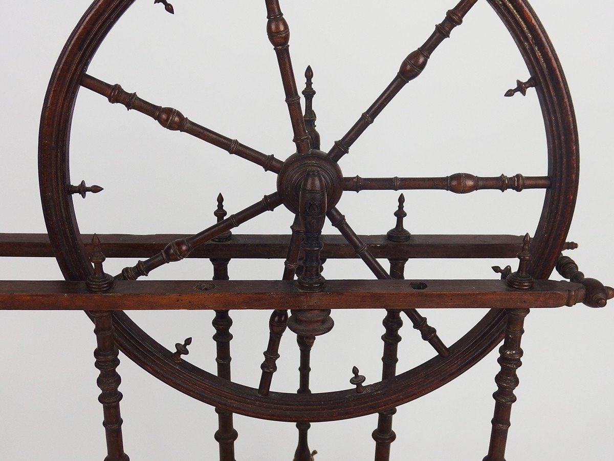 18th Century Walnut Spinning Wheel-photo-3