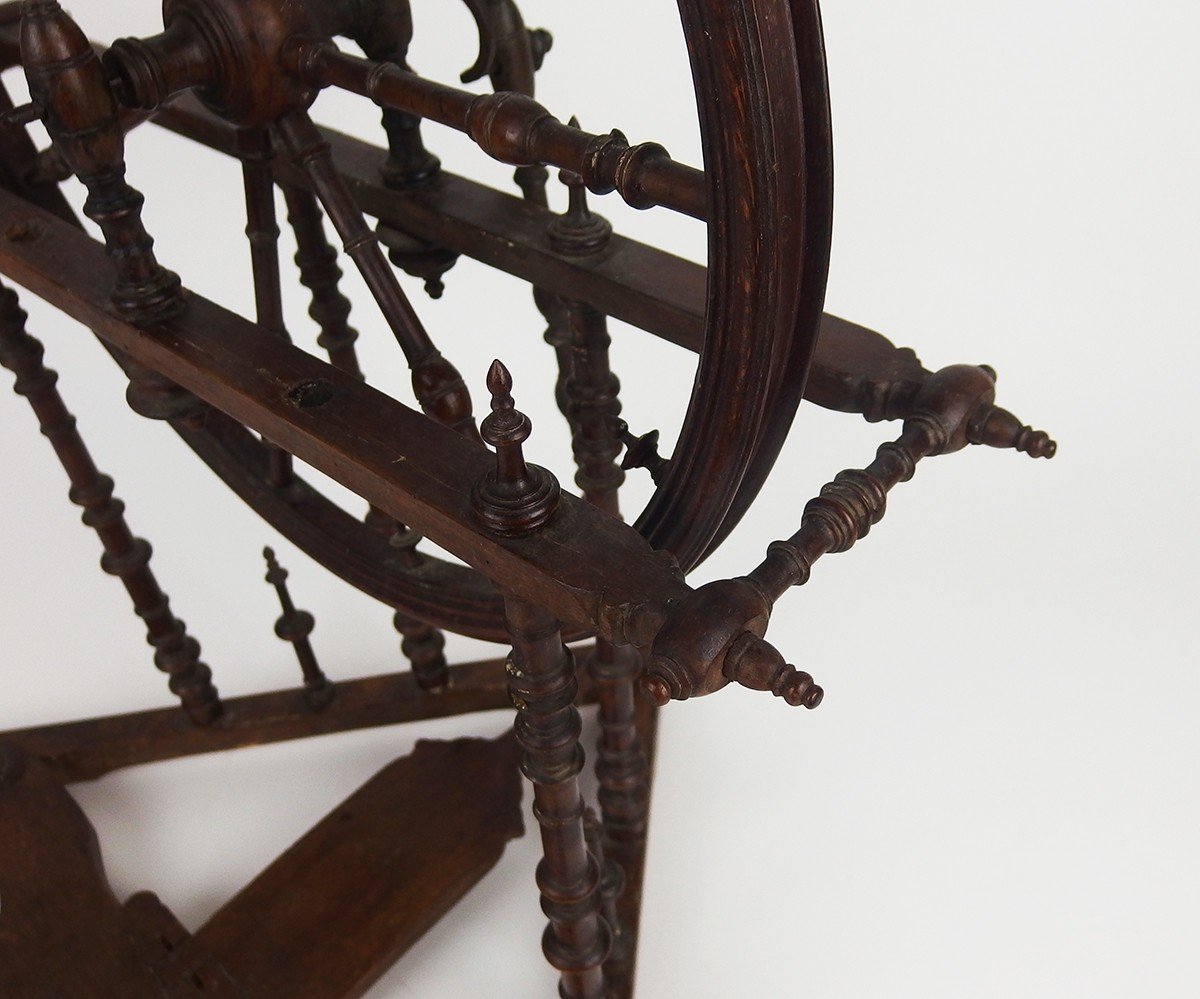 18th Century Walnut Spinning Wheel-photo-4