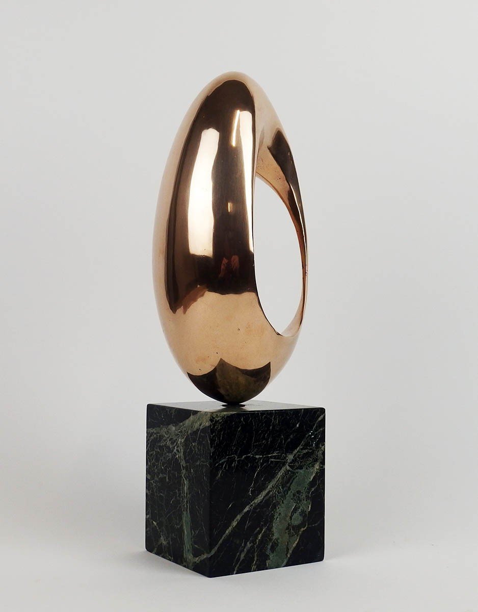 Sculpture "oeuf" Par Fulvia Levi Bianchi