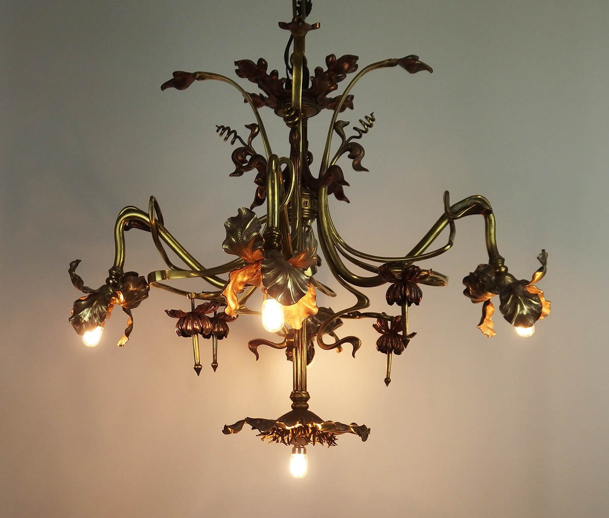 Art Nouveau Floral Chandelier In Brass And Copper-photo-7