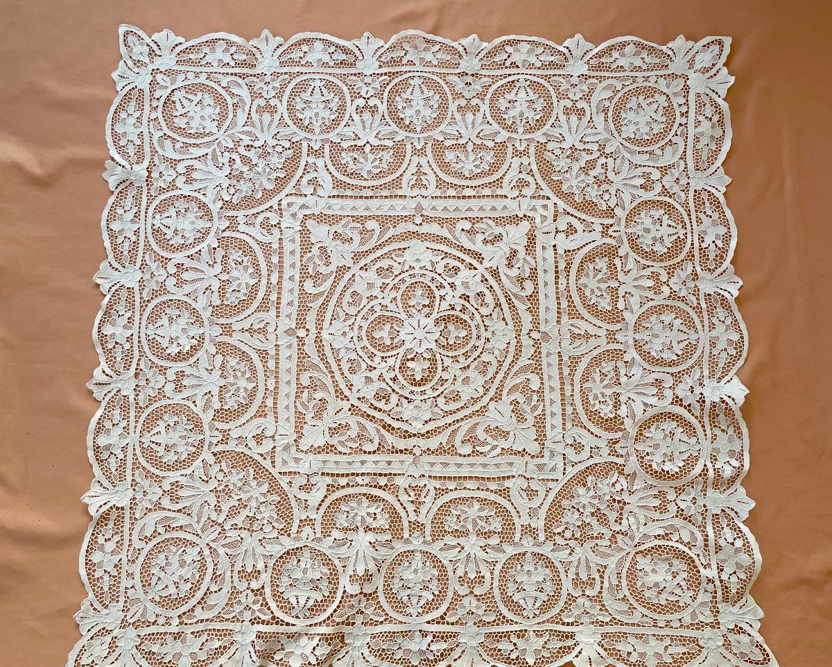 Square Tablecloth In Venice Lace Made With Needlework With White Cotton Thread - Old Linen-photo-3