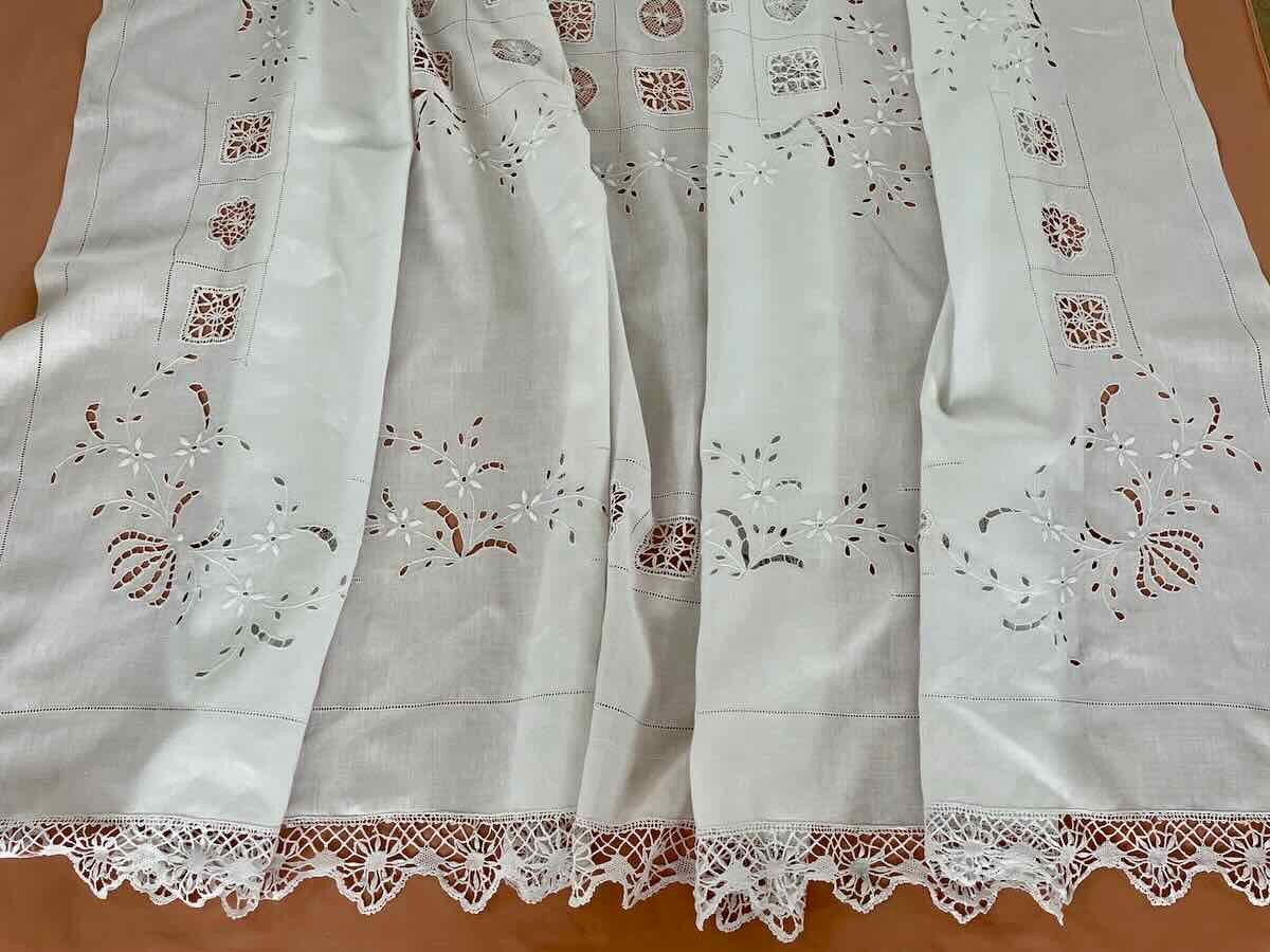 Bedspread, Wall Hanging With Hand Embroidery, Lace On Fine Linen Canvas - Old Linen-photo-4