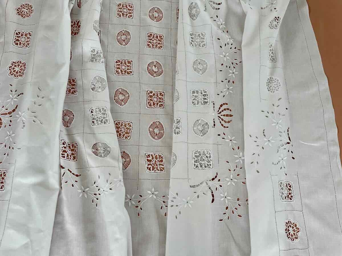 Bedspread, Wall Hanging With Hand Embroidery, Lace On Fine Linen Canvas - Old Linen-photo-6