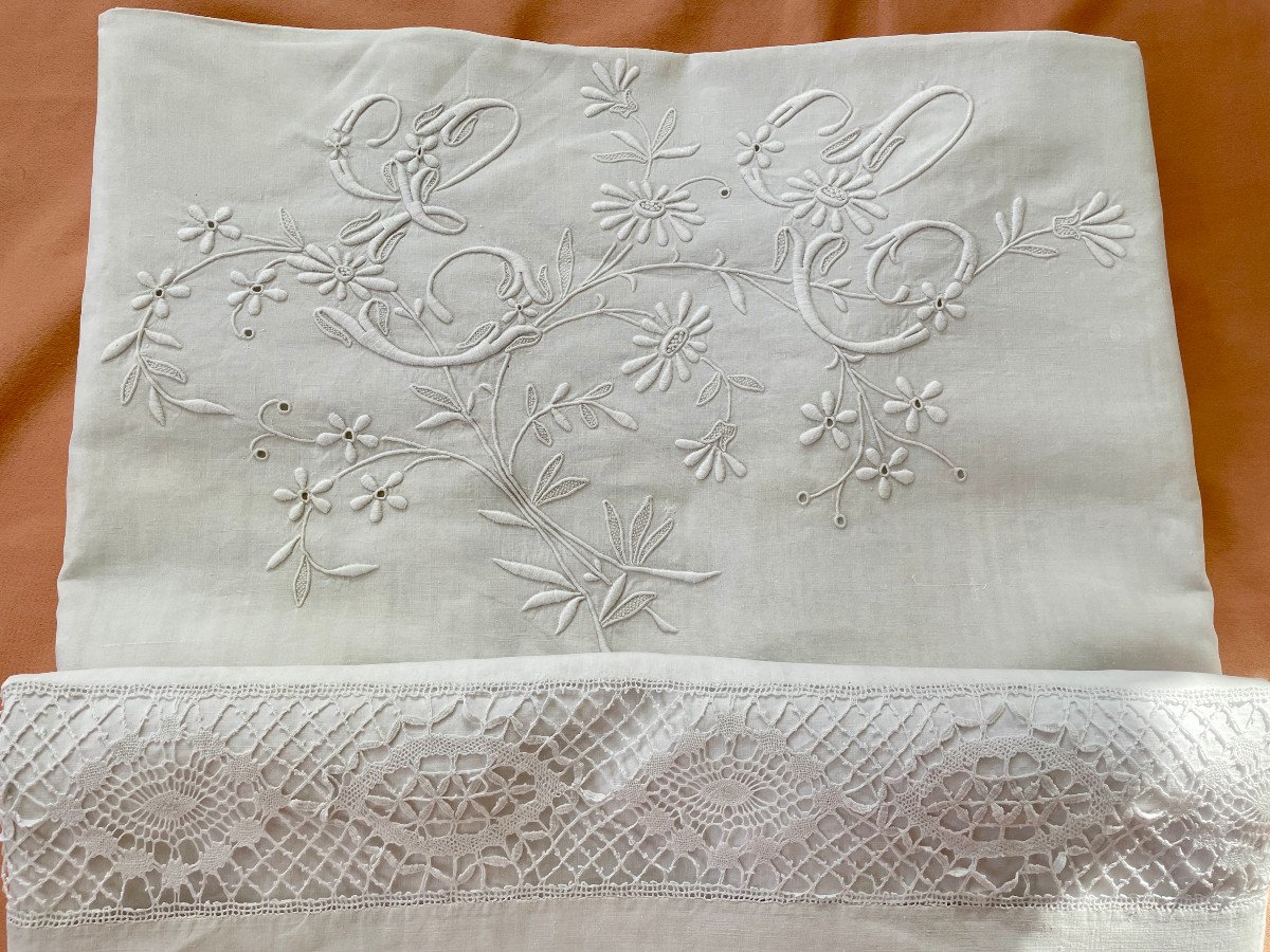 Drap De Lin Avec Grand Monogramme Ec Et Entre-deux De Dentelle Aux Fuseaux Du Puy En Velay