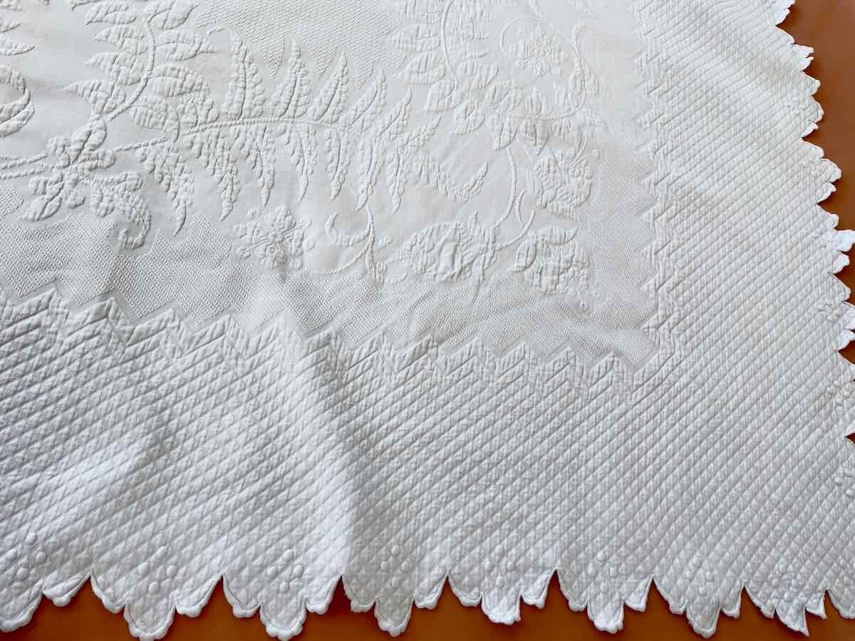 Beautiful Wedding Blanket Scalloped On 4 Sides In Cotton Pique With Pb Monograms-photo-2