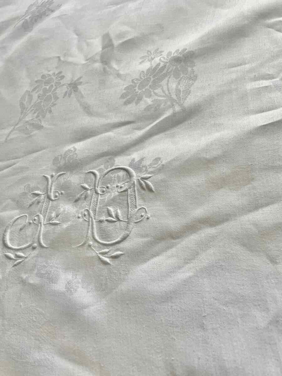 Grande Nappe Blanche En Damassé De Fil De Lin Avec Fleurs Et 2 Monogrammes Jd Linge Ancien-photo-3