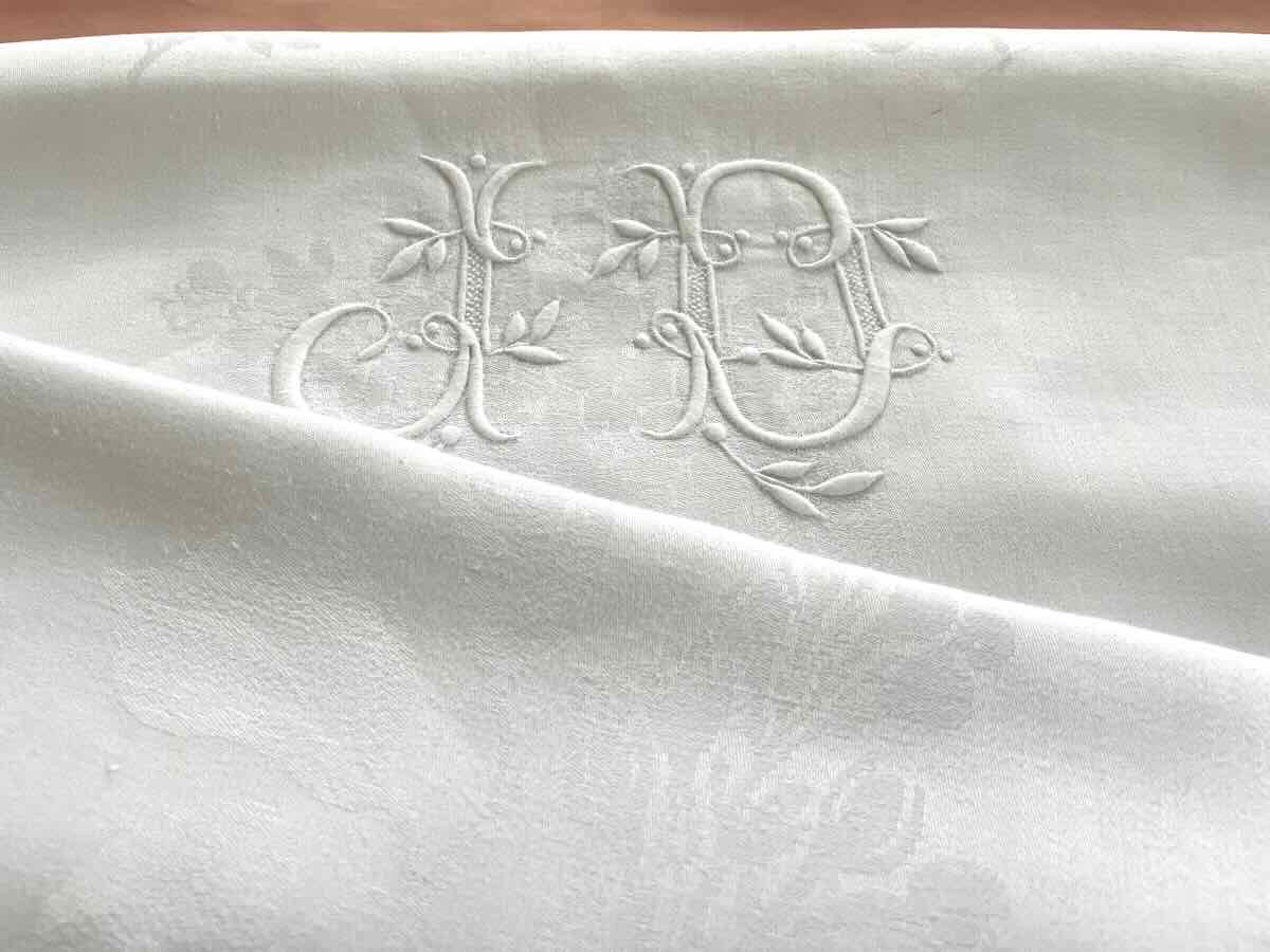 Grande Nappe Blanche En Damassé De Fil De Lin Avec Fleurs Et 2 Monogrammes Jd Linge Ancien-photo-5