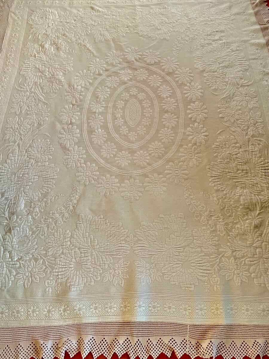 Marseille Piqué Blanket, Beautiful Relief With Needle Lace - Antique Linen-photo-2