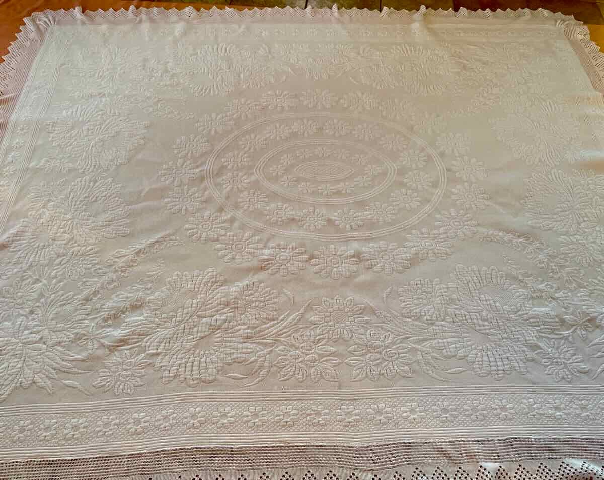 Marseille Piqué Blanket, Beautiful Relief With Needle Lace - Antique Linen-photo-4