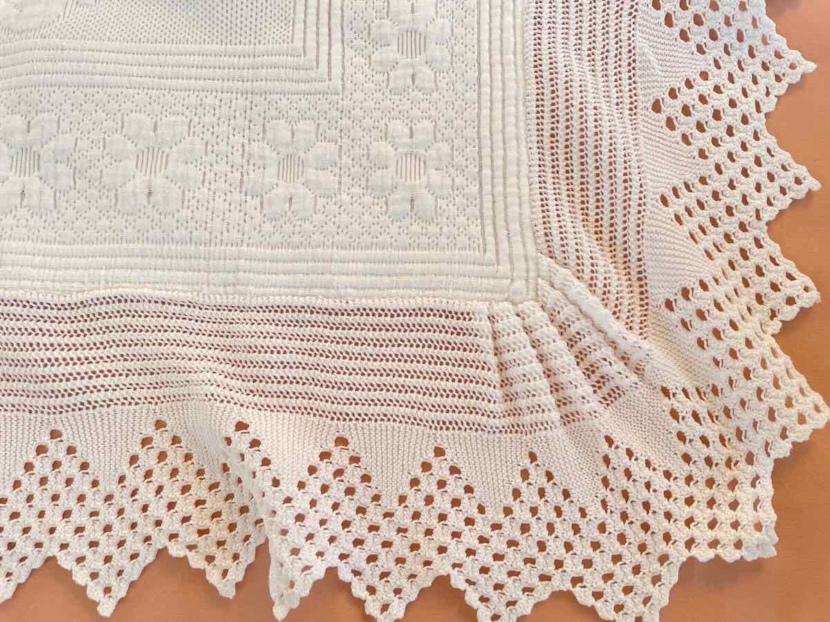 Marseille Piqué Blanket, Beautiful Relief With Needle Lace - Antique Linen-photo-1