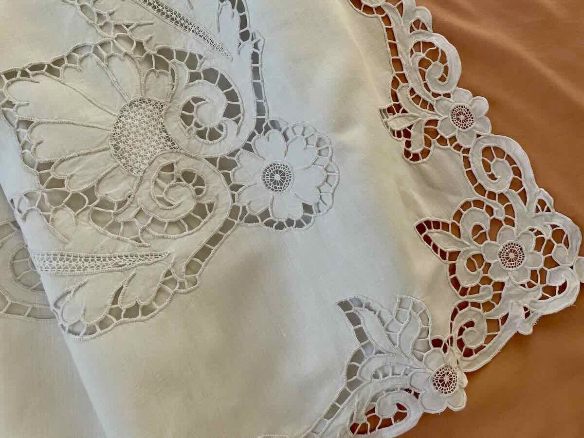 Superbe Drap "em"  Avec Broderie Richelieu Réalisé Main, Toile Lin Fin- Linge Ancien-photo-3