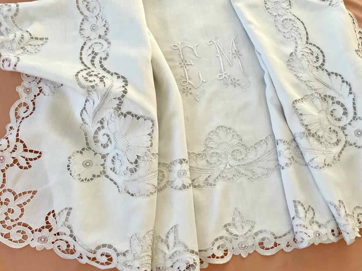 Superbe Drap "em"  Avec Broderie Richelieu Réalisé Main, Toile Lin Fin- Linge Ancien-photo-4