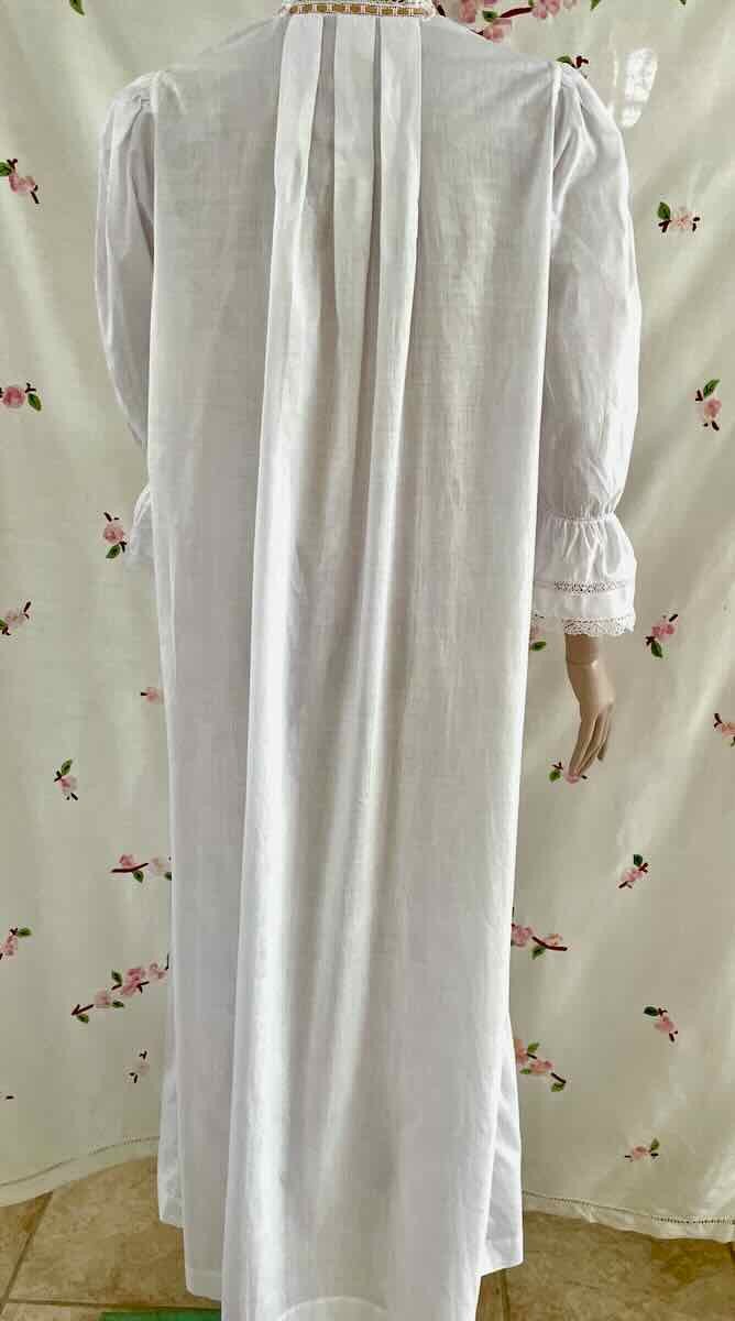 Beautiful Nightdress: Lace, Hand Embroidery On Fine Percale - Antique Linen-photo-4